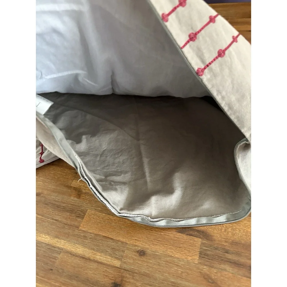 2 NATORI Cherry Blossom Square Pillow Shams Grey With Maroon Embroidery 25